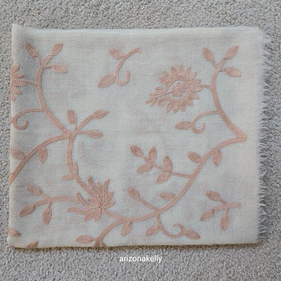 Woven Wool Scarf With Chain Stitch Embroidery Carolina Amato Lightweight - Picture 12 of 13